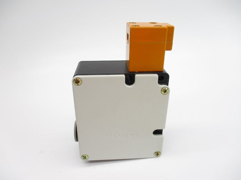 SIEMENS 3SE3832-1XX00 250VAC 10A NSMP