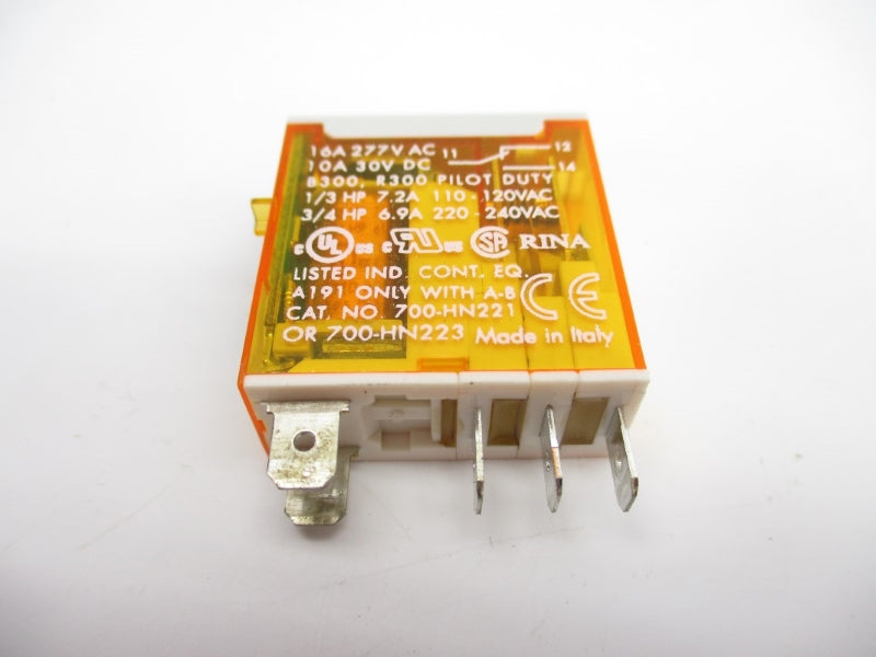 ALLEN BRADLEY 700-HK36A1-4 SER. B 120VAC 16A (WH) NSMP