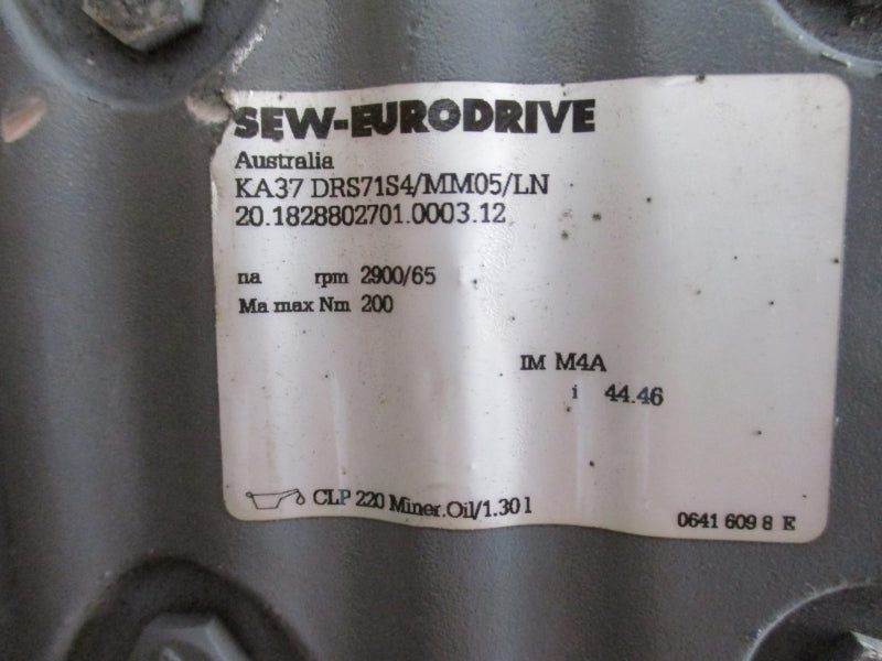 SEW-EURODRIVE KA37DRS71S4/MM05/LN 20.1828802701.0003.12 380-500V 1.60A (AS PICTURED) NSNP