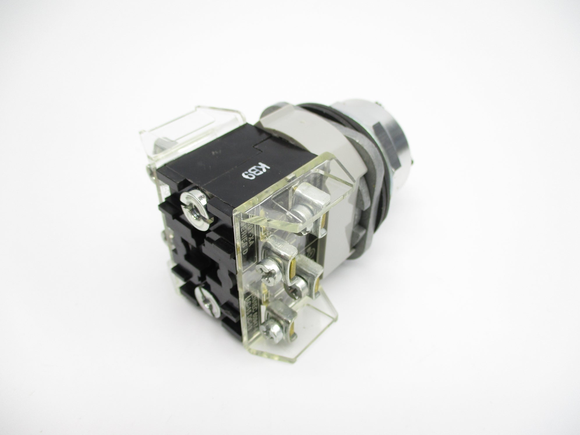 ALLEN BRADLEY 800T-J2KE7B SER. T (WH) NSMP