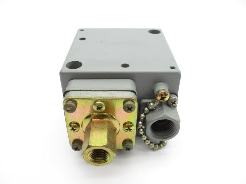 SQUARE D 9012GAW25 SER. C 3-150PSI NSNP