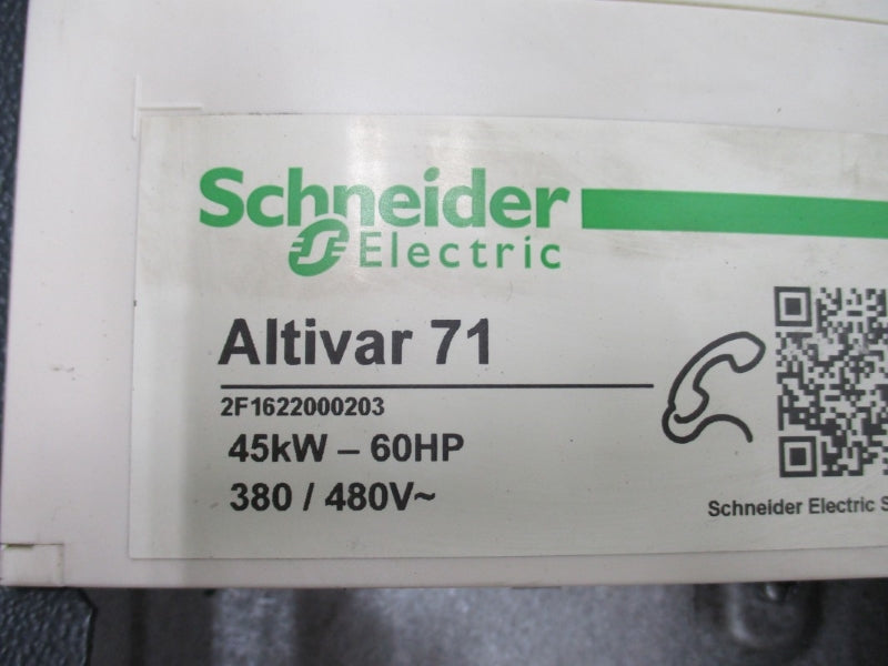SCHNEIDER ELECTRIC ATV71HP45N4Z 380/480V 104A NSNP