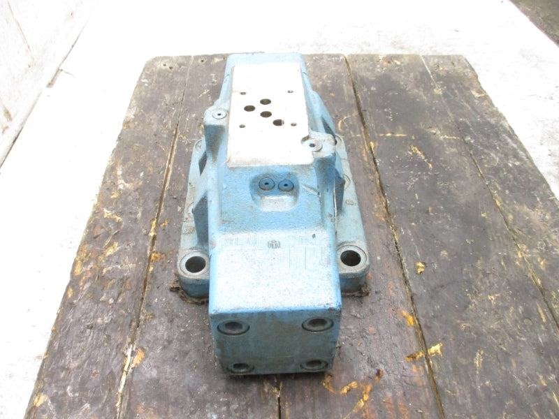 VICKERS DG5A41033CE53 594558 3000PSI UNMP