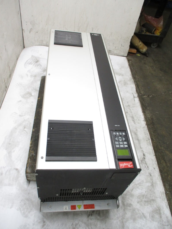 DANFOSS DRIVES VLT5052PT7CN1EBR0DLF10A00C1 525-690V 73-77A NSMP