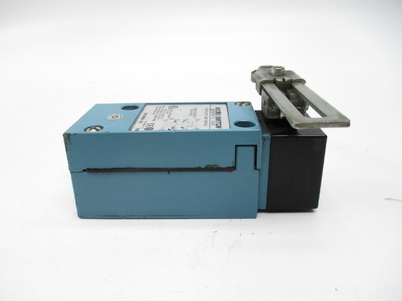 MICRO SWITCH LSYAB6B-2D 600VAC 10A (AS PICTURED) NSNP