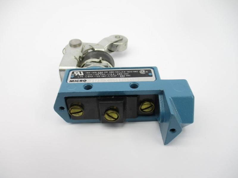 MICRO SWITCH BZE6-2RN2 600VAC 2A (AS PICTURED) NSNP