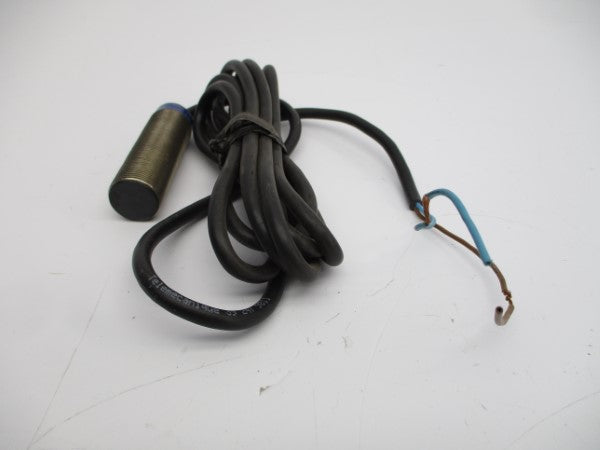 TELEMECANIQUE XS1M18FA260 24-240V NSNP