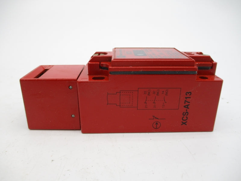 TELEMECANIQUE XCSA713 240V 3A NSMP