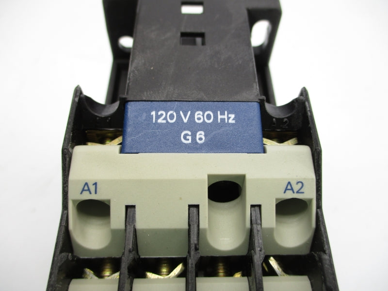 TELEMECANIQUE CA2DN22G6 120V 10A NSNP