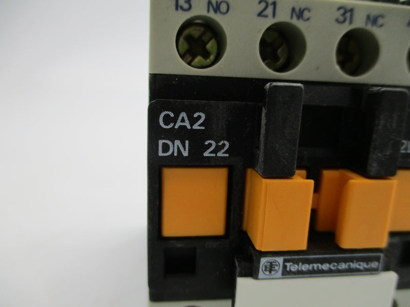 TELEMECANIQUE CA2DN22G6 120V 10A NSNP