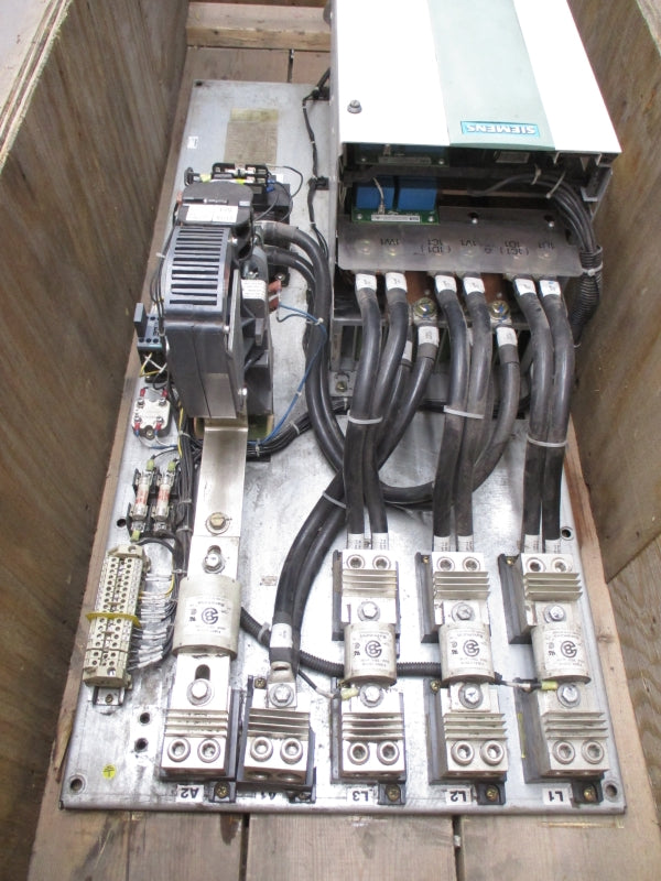 SIEMENS 6RA7083-2FV62-0 1212510A4B087 460VAC 448.2A UNMP