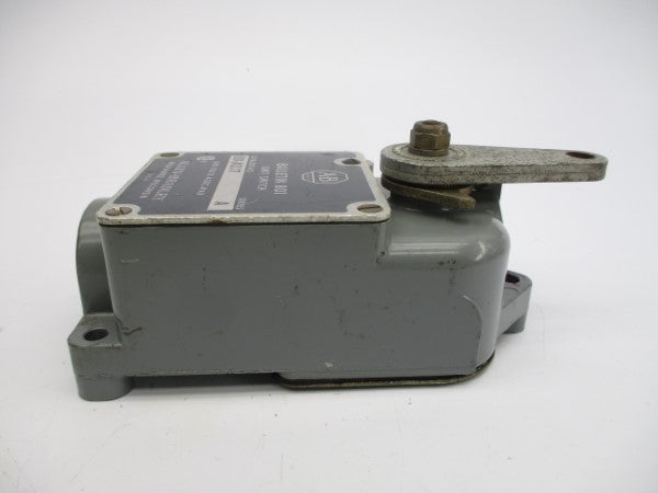 ALLEN BRADLEY 801-ASC17 SER. A 600VAC/DC UNMP