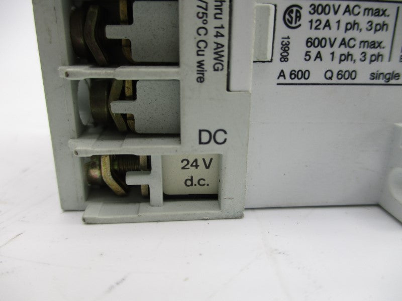 ALLEN BRADLEY 700DC-M220J SER. A 24VDC 16A UNMP