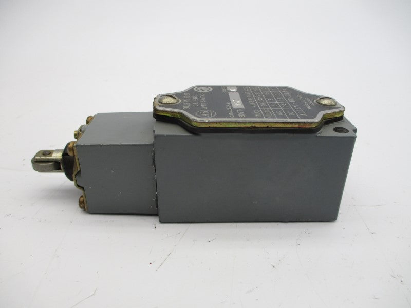 ALLEN BRADLEY 802T-DS7 SER. D 600VAC 6A UNMP