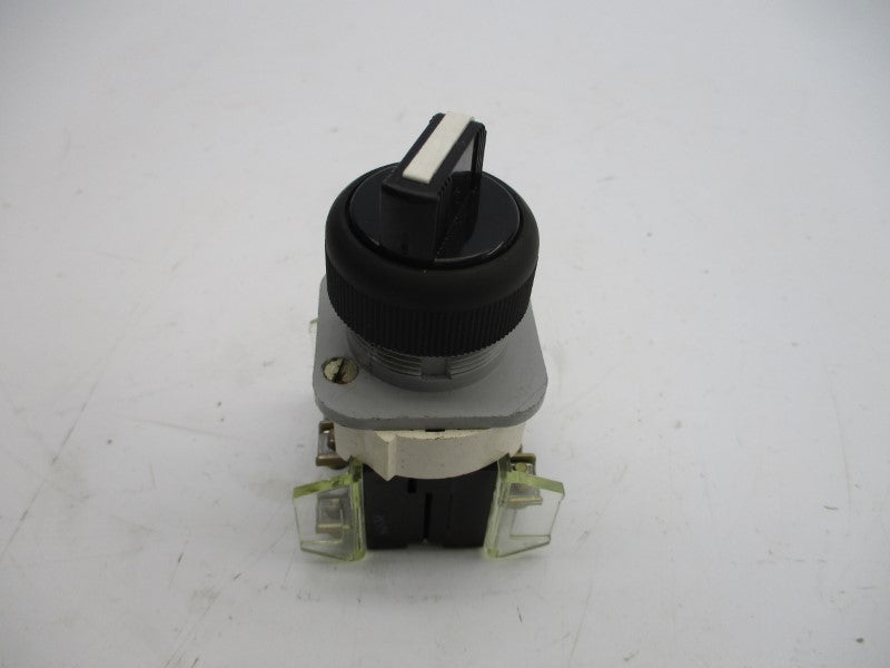 ALLEN BRADLEY 800H-NR3KG4 SER. E UNMP