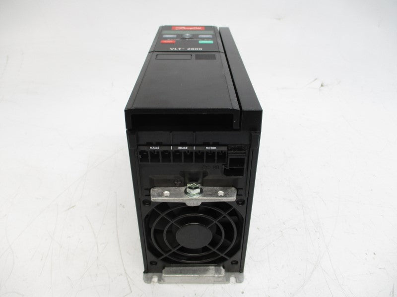DANFOSS 178B2110 VLT2822PT4B20STR1DBF12A00C0 380-480V 4.7A NSNP
