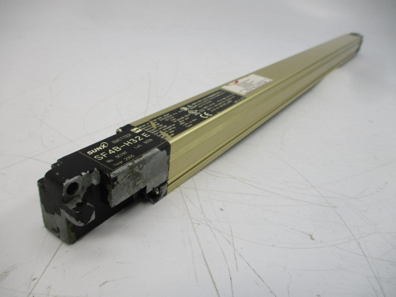 SUNX SF4B-H32E 24VDC UNMP