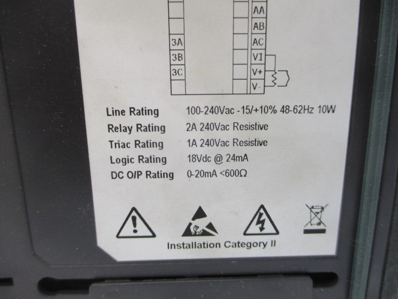 EUROTHERM CONTROLS 2208E/CC/VH/XX/XX/XX/XX/2XX/ENG/XXXXX/XXXXXX/////XX/XX/XX/XX/XX 100-240VAC 2A NSMP