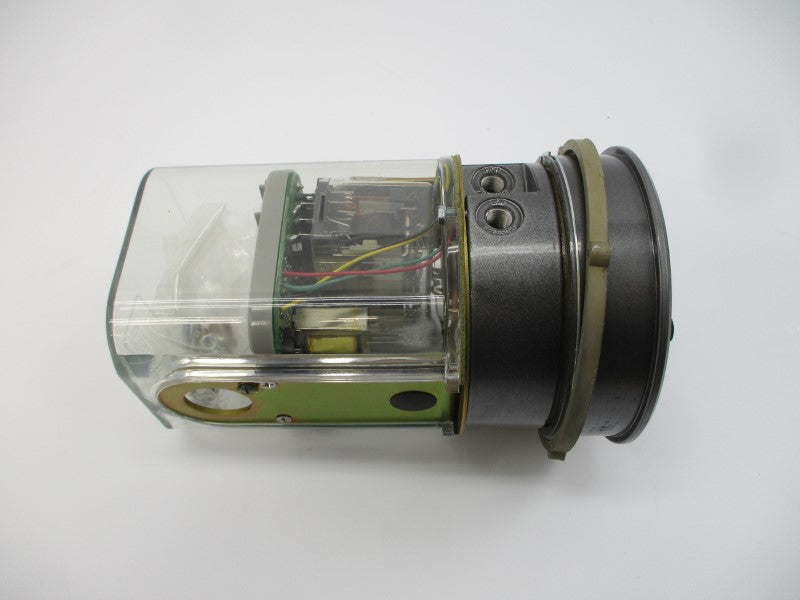 DWYER 3020C 120/240VAC 10A 25PSI 0-20"H2O NSNP