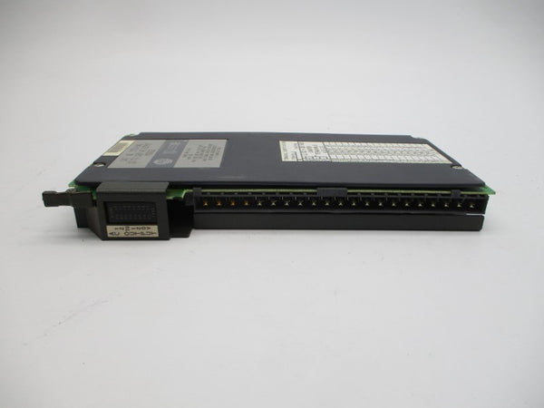 ALLEN BRADLEY 1771-OAD 12-120VAC 0.7A UNMP