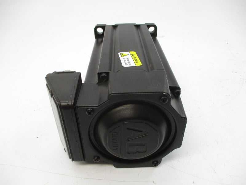 ALLEN BRADLEY MPL-B420P-MK24AA SER. A 460VAC 6.4A UNMP