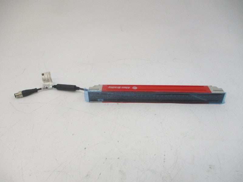 ALLEN BRADLEY 450L-E4FL0300YD SER. A F/W 5.002 24VDC (BR/WH) NSMP