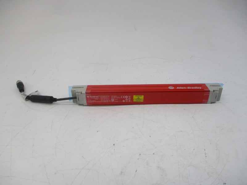 ALLEN BRADLEY 450L-E4FL0300YD SER. A F/W 5.002 24VDC (BR/WH) NSMP