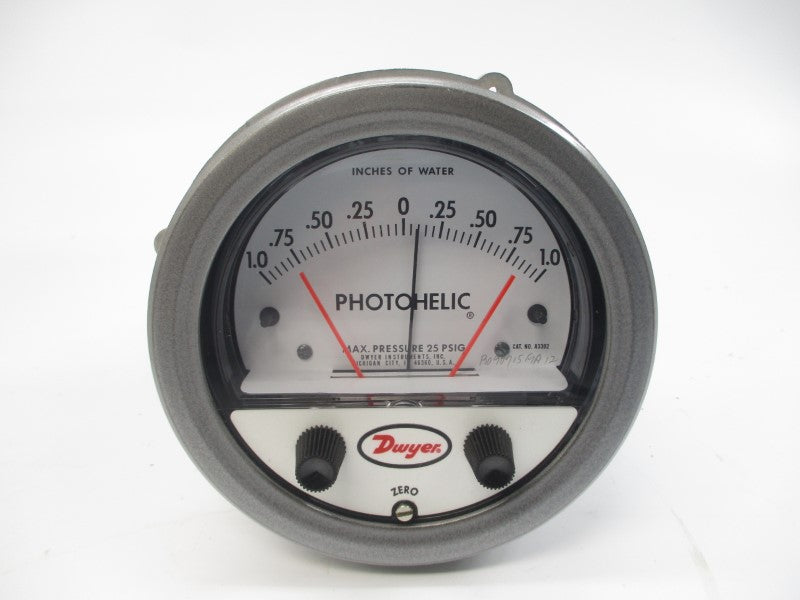 DWYER A3302 120/240VAC 10A 25PSI 1.0-0-1.0H2O NSMP