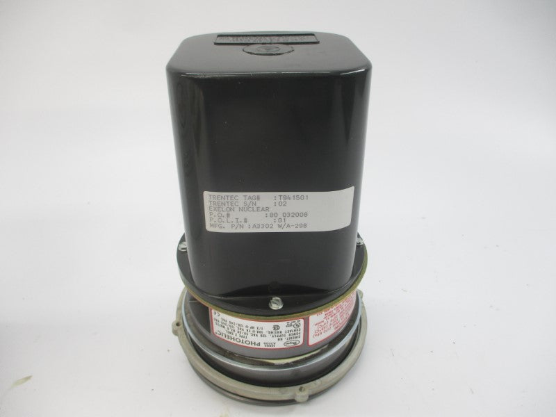 DWYER A3302 120/240VAC 10A 25PSI 1.0-0-1.0H2O NSMP