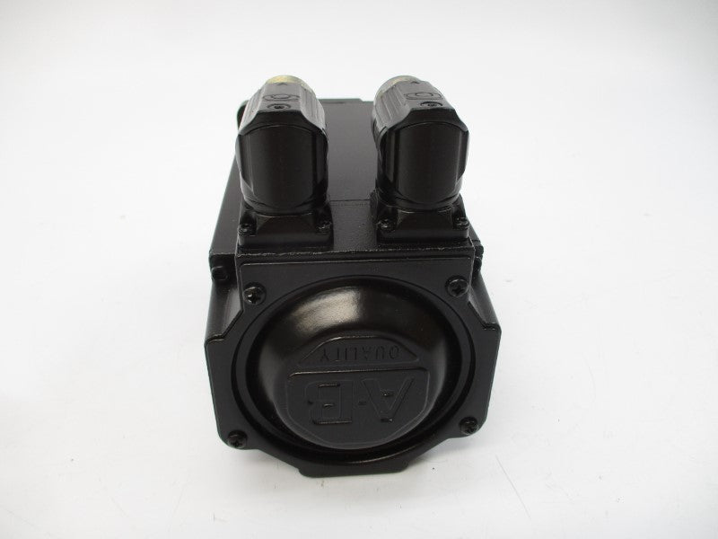 ALLEN BRADLEY MPL-B430P-MJ72AA SER. A 460VAC 9.2A NSMP