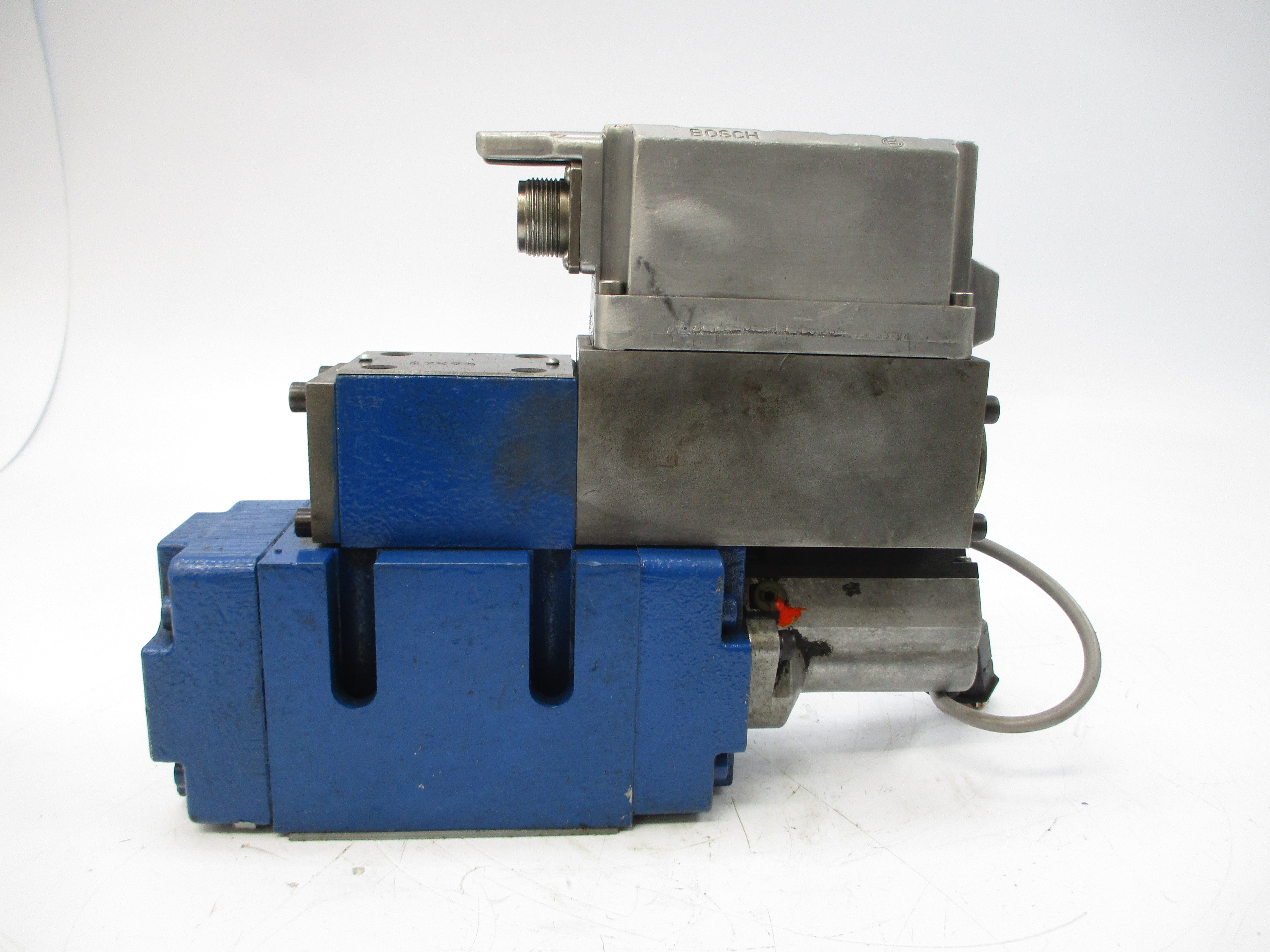 REXROTH 0811404653 4WRLE10V1-85M-3X/G24ETKO/A1M 24V 2.5A NSNP