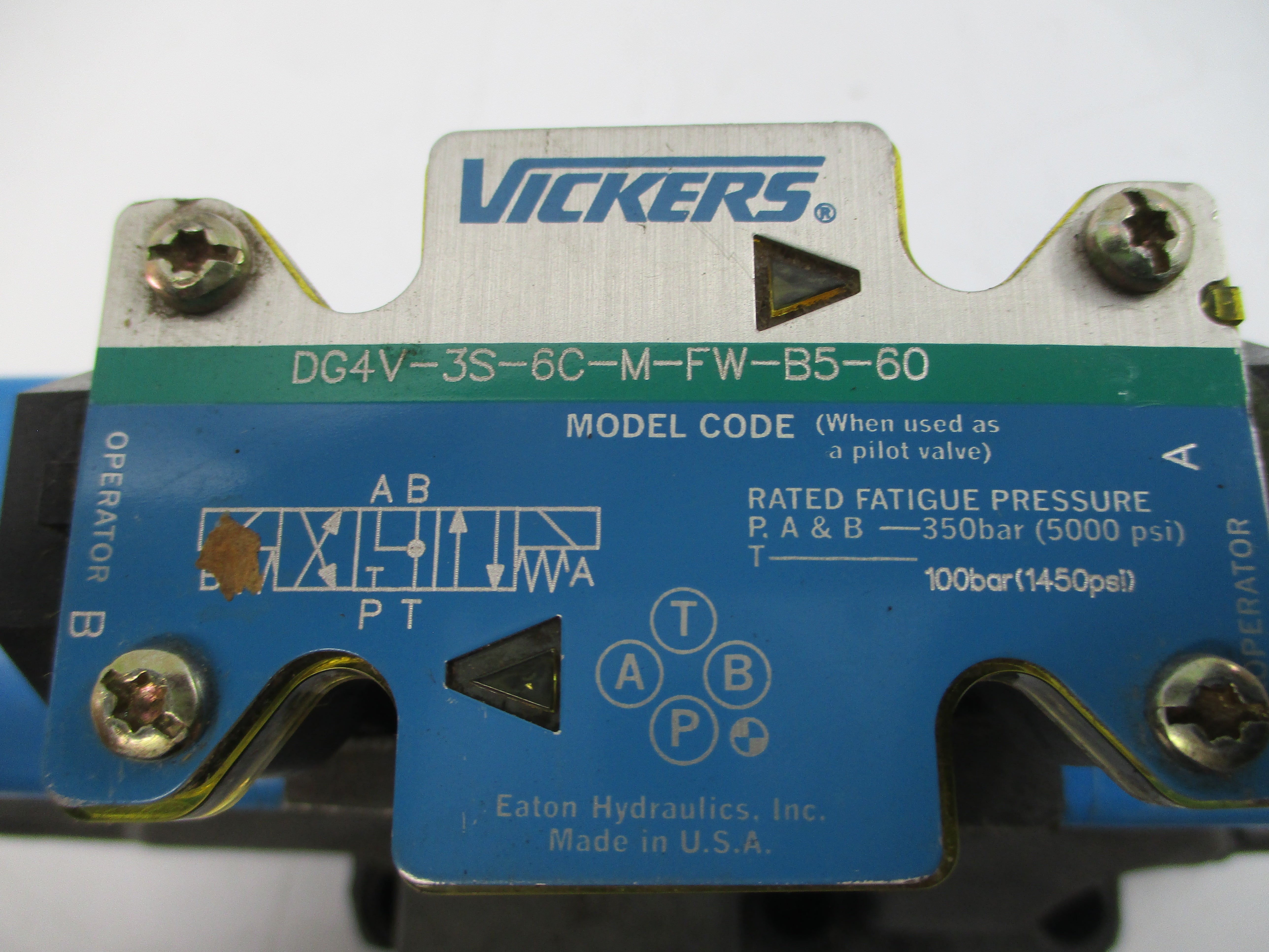 VICKERS DG5V-8-S-2C-M-FW-B-10 02-329124 110/120V .48/.46A 5000PSI UNMP