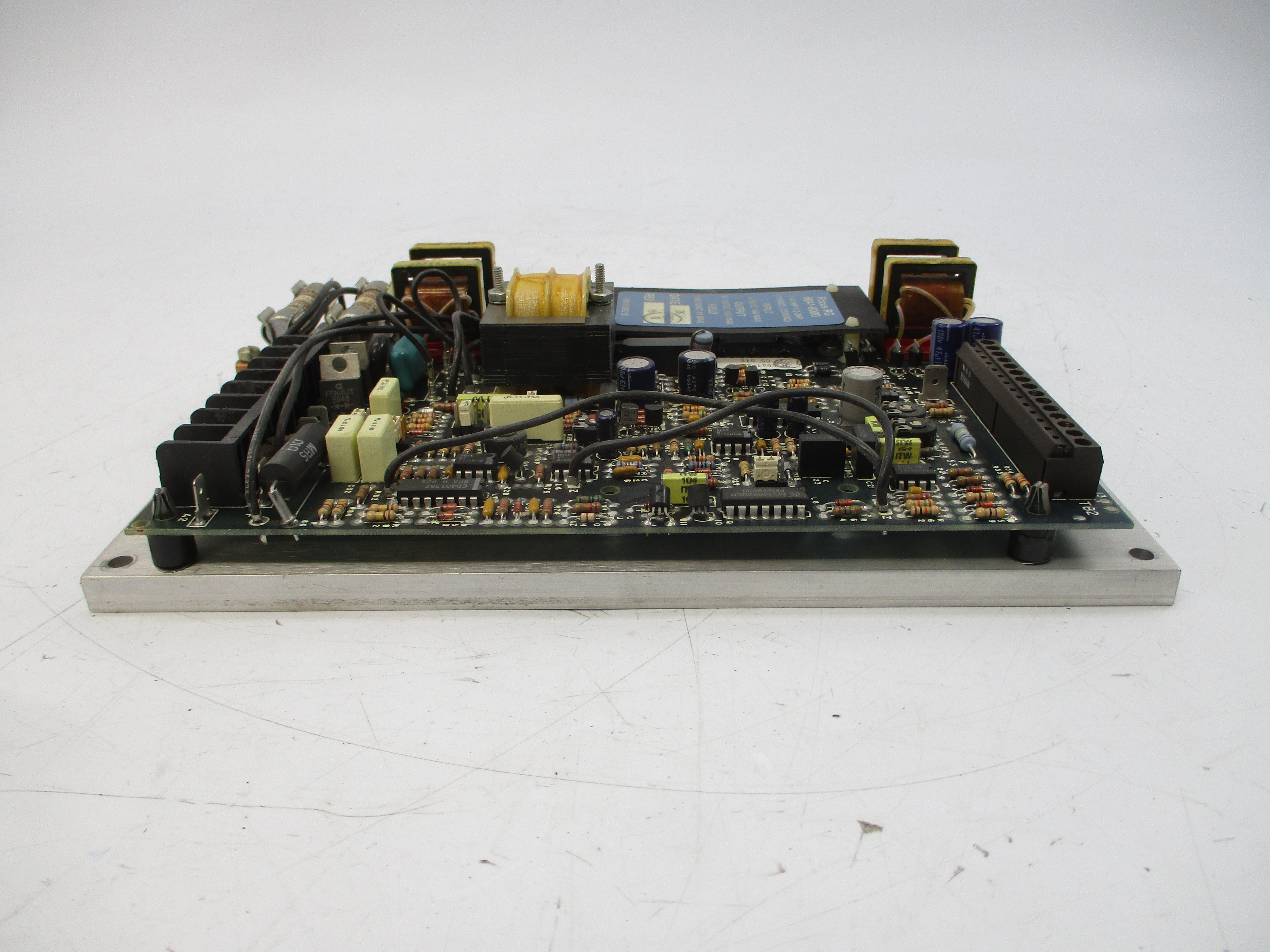 FOCUS RG 6041-8000 115/230VAC 16A REV. H UNMP
