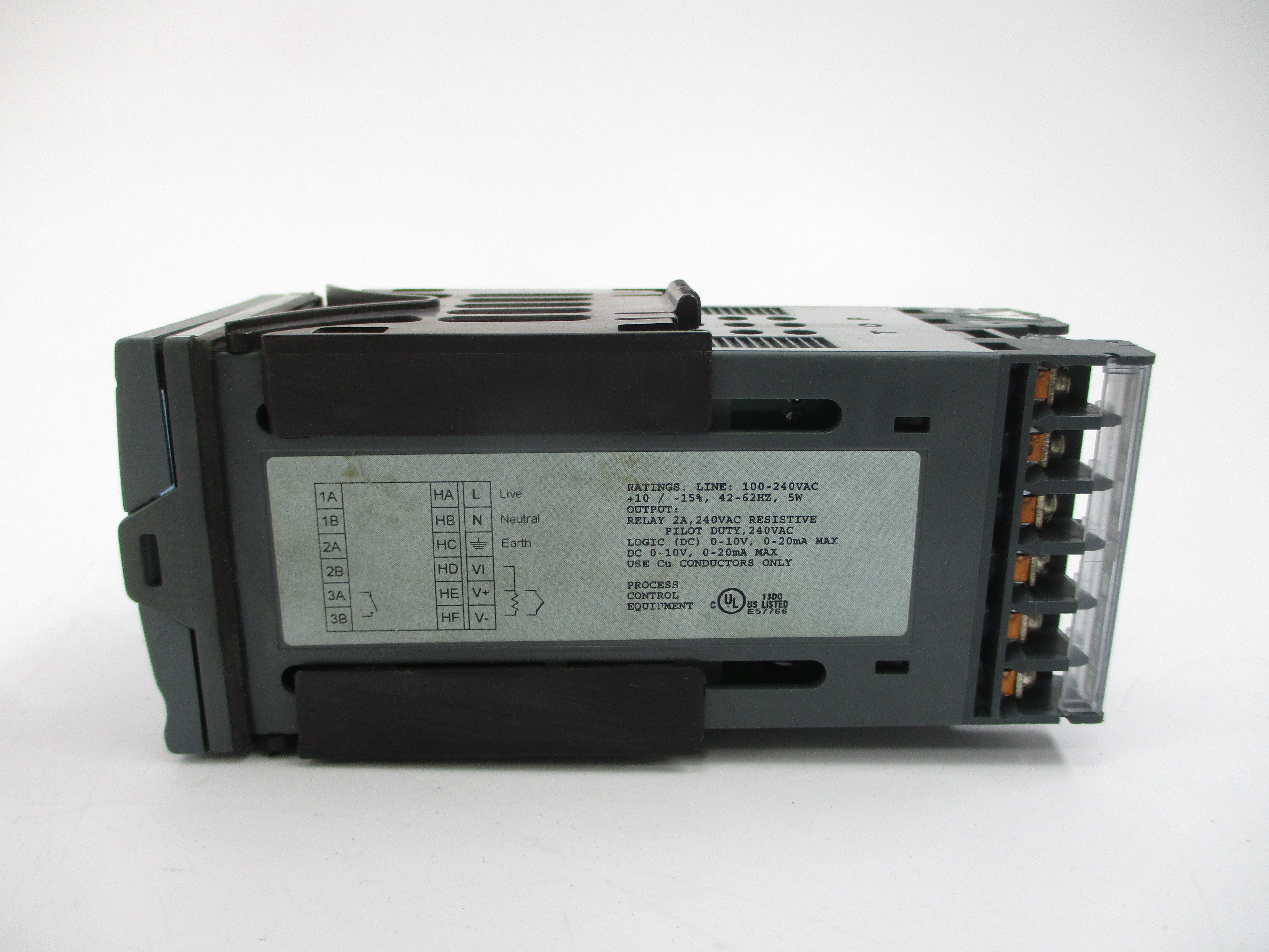 EUROTHERM 2216E/NS/VH/XX/XX/RF/2XX/ENG/XXXXX/EU0523/ 100-240VAC 2A NSMP