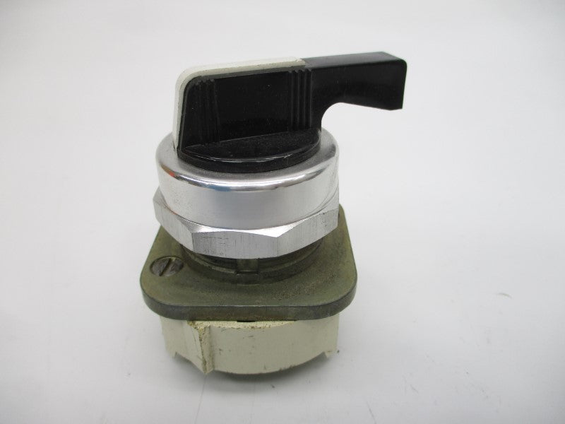 ALLEN BRADLEY 800T-N2KF4 SER. N UNMP
