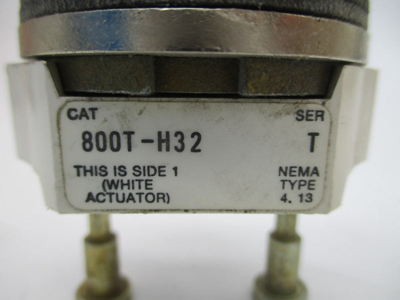 ALLEN BRADLEY 800T-H32 SER. T UNMP