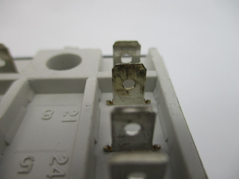 ALLEN BRADLEY 700-HB32Z12 SER. D 12VDC 15A UNMP
