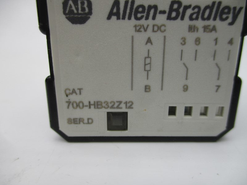 ALLEN BRADLEY 700-HB32Z12 SER. D 12VDC 15A UNMP