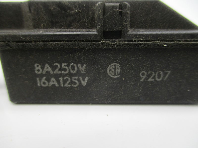 CUTLER HAMMER 9207 250V 16A NSNP