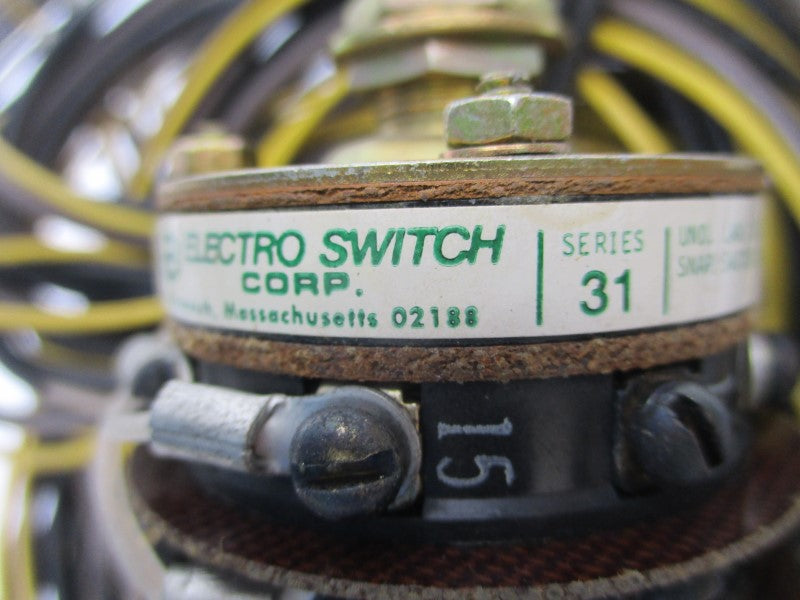 ELECTRO SWITCH 31204A SER. 31 125-250VAC 5-10A NSNP