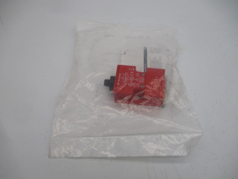 ALLEN BRADLEY 440K-T11307 SER. B 250V 4A NSMP