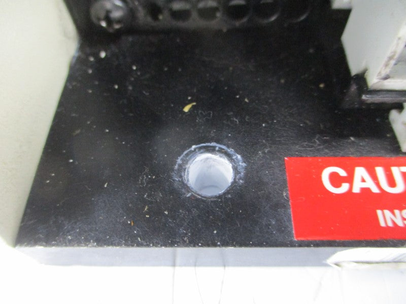 SCHNEIDER AUTOMATION 110-221 10/20A UNMP