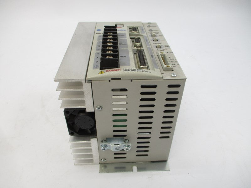 ALLEN BRADLEY 2098-DSD-020X-DN SER. B F/W V1.41 120/240VAC 18A UNMP