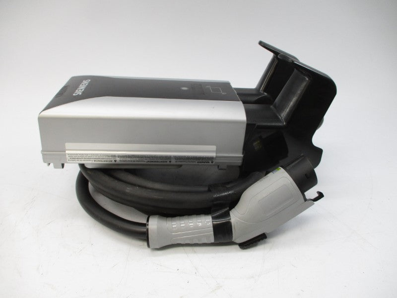 SIEMENS 8EM1310-4CF14-0GA0 208/240V 40A REV. 0.1 UNMP