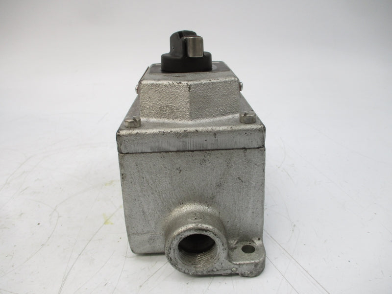 COOPER CROUSE-HINDS EDSC21271 600VAC UNMP