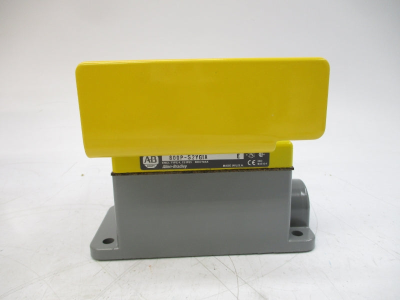 ALLEN BRADLEY 800P-S2YG1A SER. E 600V (BR/WH) NSMP