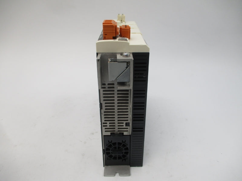 SCHNEIDER ELECTRIC LXM32MD18M2 230VAC 8.4A UNMP