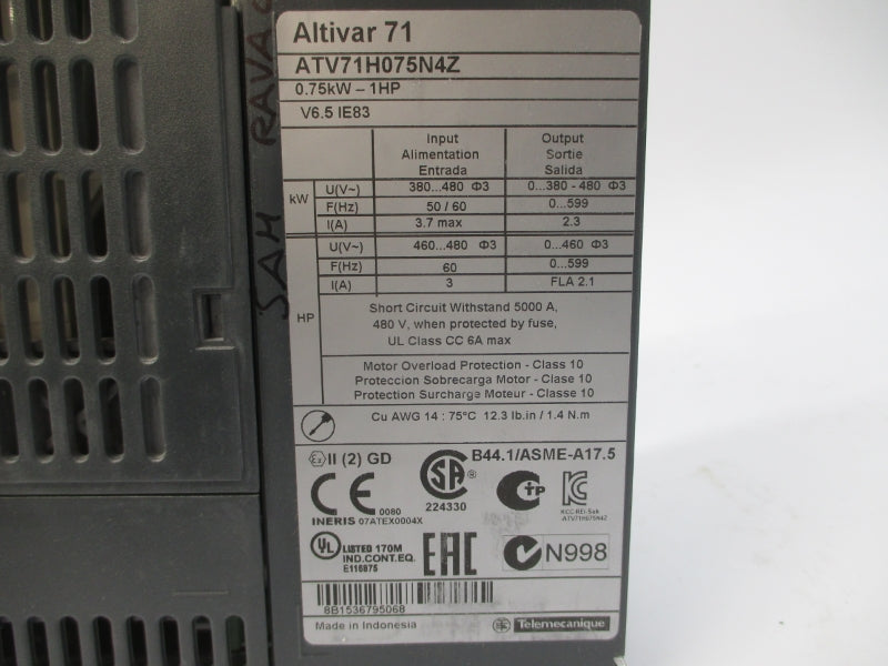 SCHNEIDER ELECTRIC ATV71H075N4Z 380-480V 3.7A UNMP