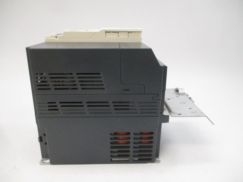 SCHNEIDER ELECTRIC ATV32HU75N4 380-500V 26.5A (AS PICTURED) UNMP