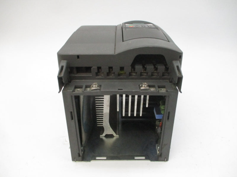 SIEMENS 6SE6440-2UE17-5CA1 500-600VAC 2.0A UNMP